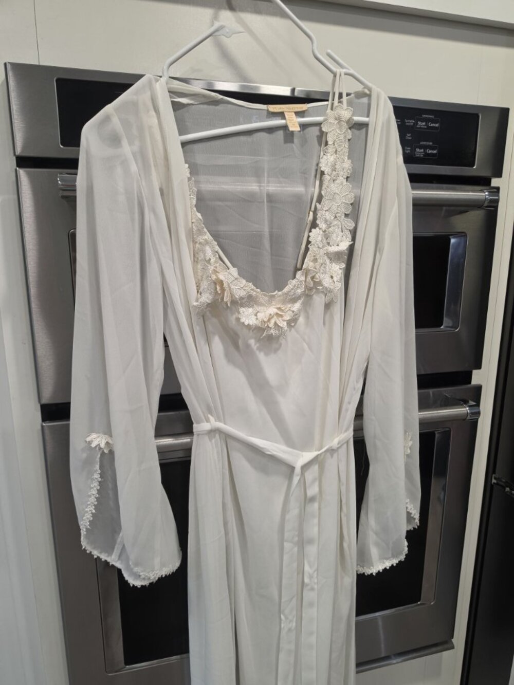 Vintage Flora Nikrooz Two-Piece White Lace Nightgown Sheer Robe Set Bell sleeve - Picture 7 of 14